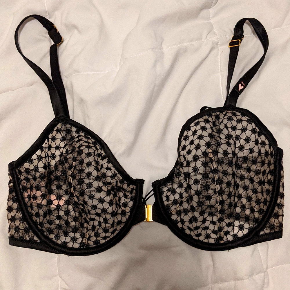 Victoria's secret front clasp lace bra